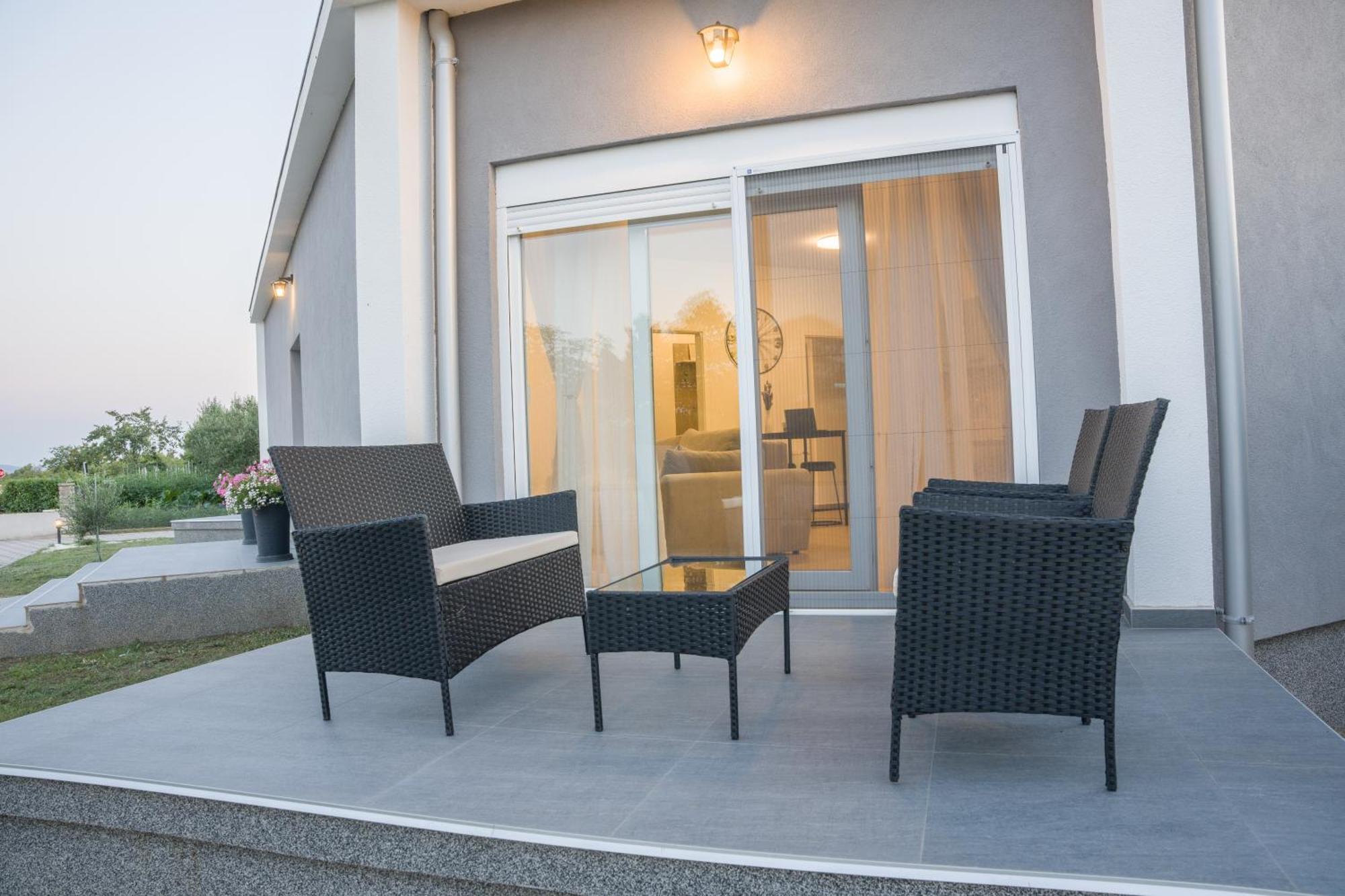 Apartmani Toni Drnis Exterior photo