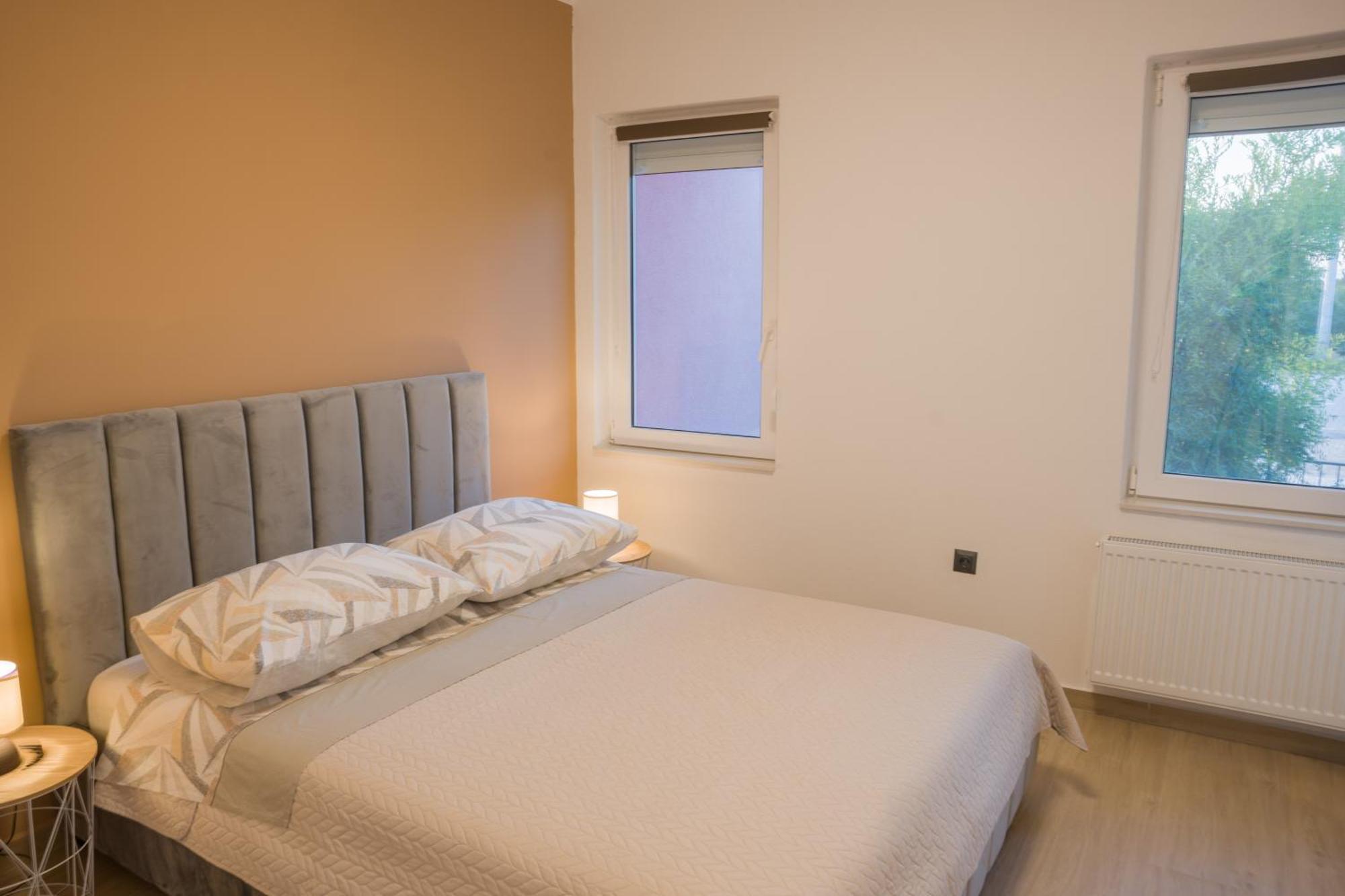 Apartmani Toni Drnis Exterior photo